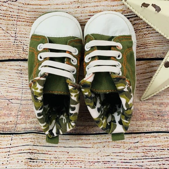 Army High Tops size 3-6 months 🌸 Brand New 🌸 - Picture 3 of 4